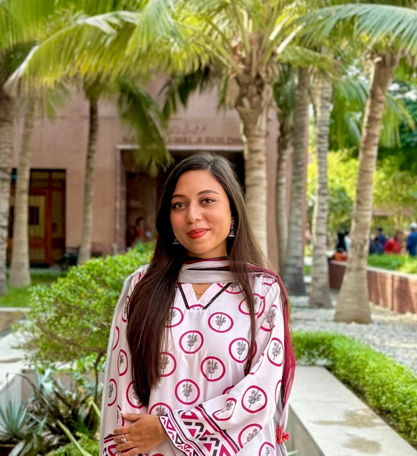 warisha azhar(cancer registrar).jpg