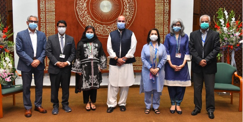 Minister Taimur Jhagra Visits The Aga Khan University Medical College The Aga Khan University News